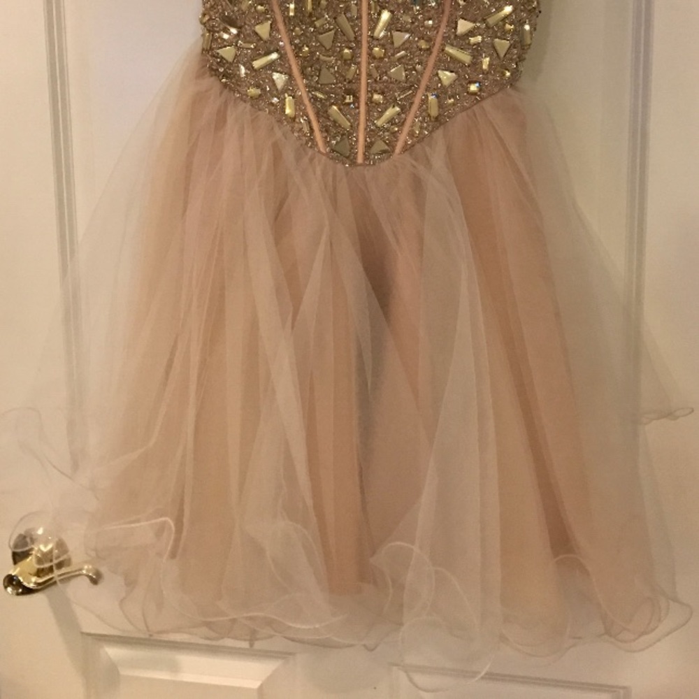 Prom/sweet 16 dress/night out - Picture 7 of 8